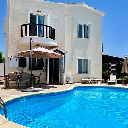 Villa Alicia With Priv Pool, Beautiful Garden And Shady Veranda- 5 Min To The Beach Peyia Ngoại thất bức ảnh