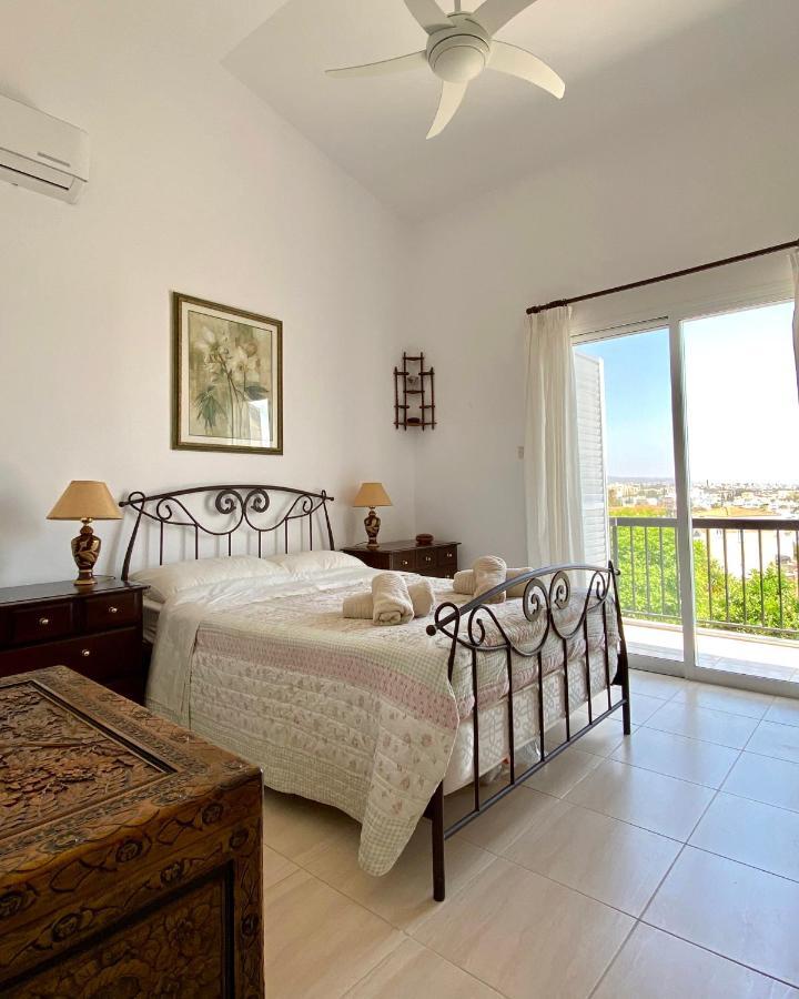 Villa Alicia With Priv Pool, Beautiful Garden And Shady Veranda- 5 Min To The Beach Peyia Ngoại thất bức ảnh