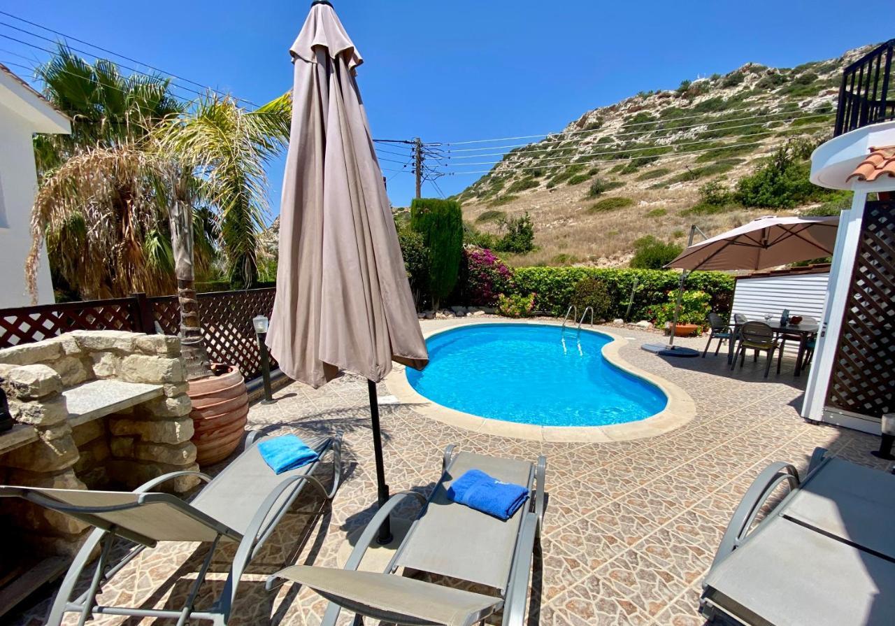 Villa Alicia With Priv Pool, Beautiful Garden And Shady Veranda- 5 Min To The Beach Peyia Ngoại thất bức ảnh