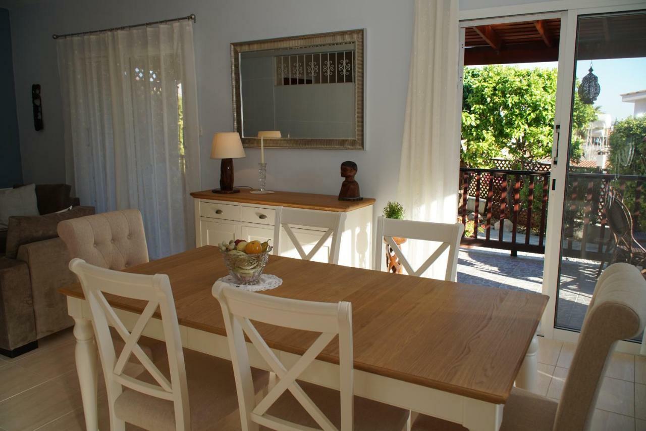 Villa Alicia With Priv Pool, Beautiful Garden And Shady Veranda- 5 Min To The Beach Peyia Ngoại thất bức ảnh